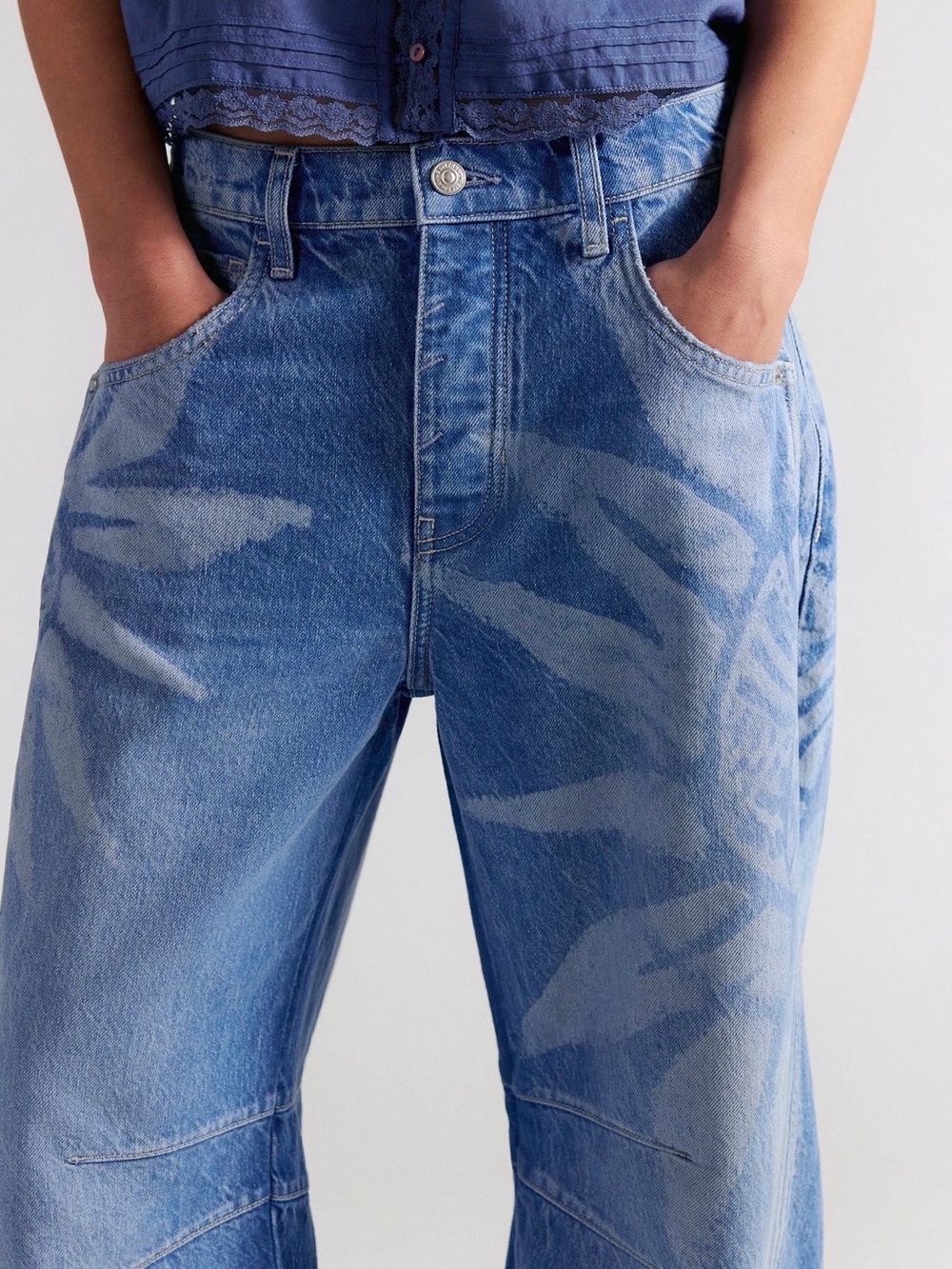 We The Free Good Luck Printed Barrel Jeans in Sun Fade - Picture 4 of 14